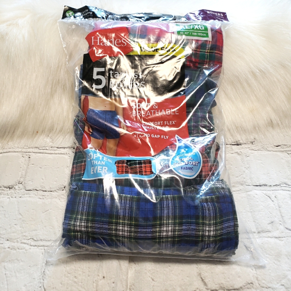 Hanes Men's tagless boxers.